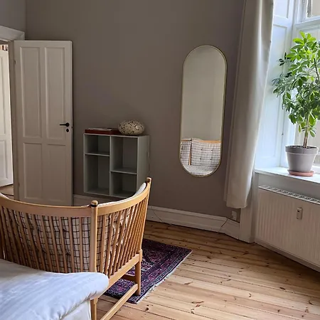 Appartement Klassiek Ruim Herenappartement Bij Tivoli *